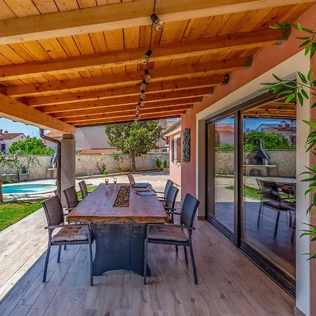 Holiday home 4 Bedroom Gorgeous In